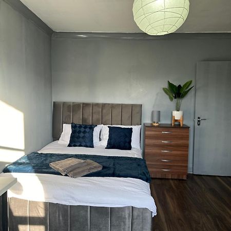 Luxury Room In A 4 Bedroom Flat! 4 Minutes Walk To Kingscross, St Pancras Londra Exterior foto