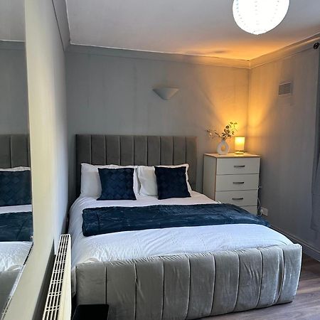Luxury Room In A 4 Bedroom Flat! 4 Minutes Walk To Kingscross, St Pancras Londra Exterior foto
