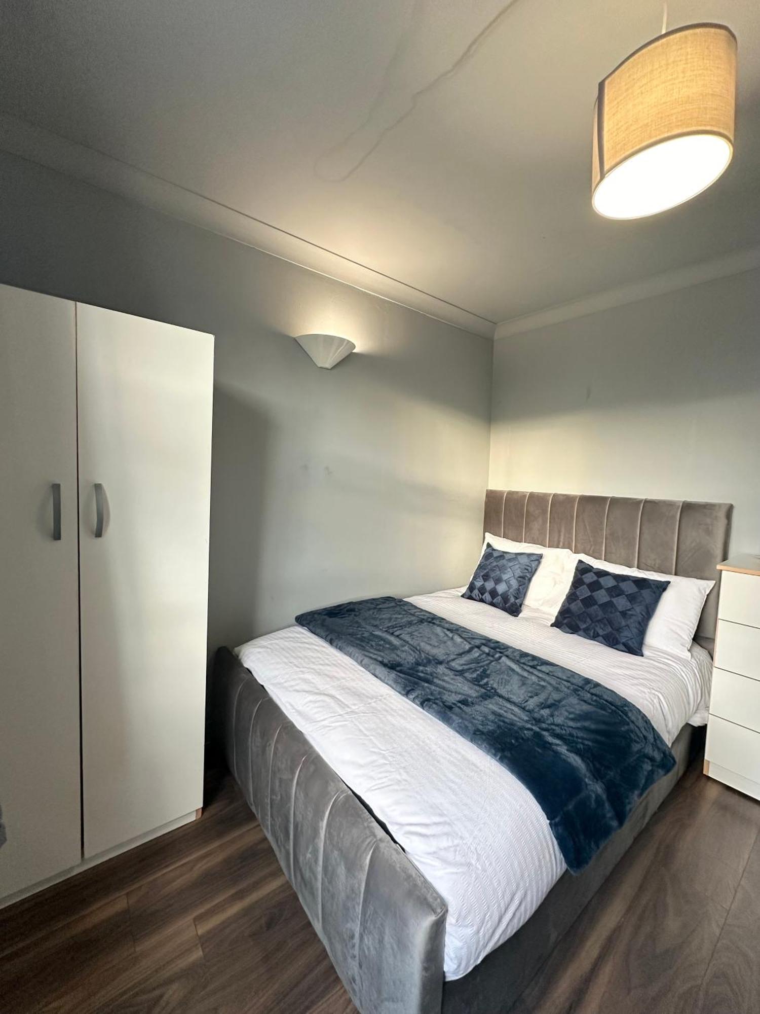 Luxury Room In A 4 Bedroom Flat! 4 Minutes Walk To Kingscross, St Pancras Londra Exterior foto