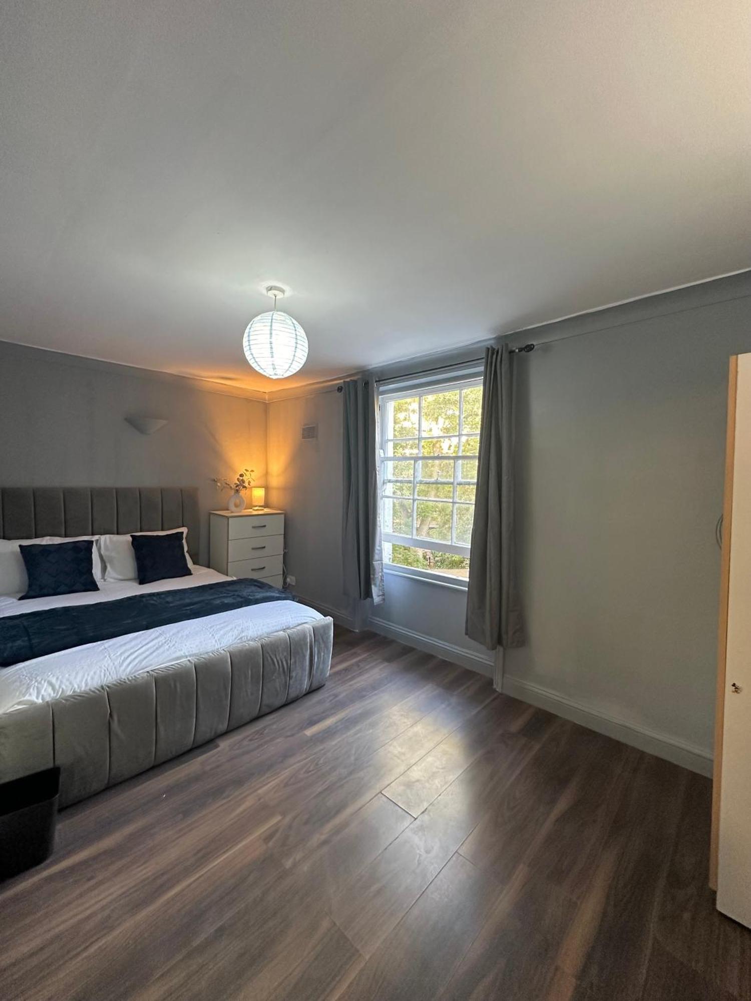 Luxury Room In A 4 Bedroom Flat! 4 Minutes Walk To Kingscross, St Pancras Londra Exterior foto