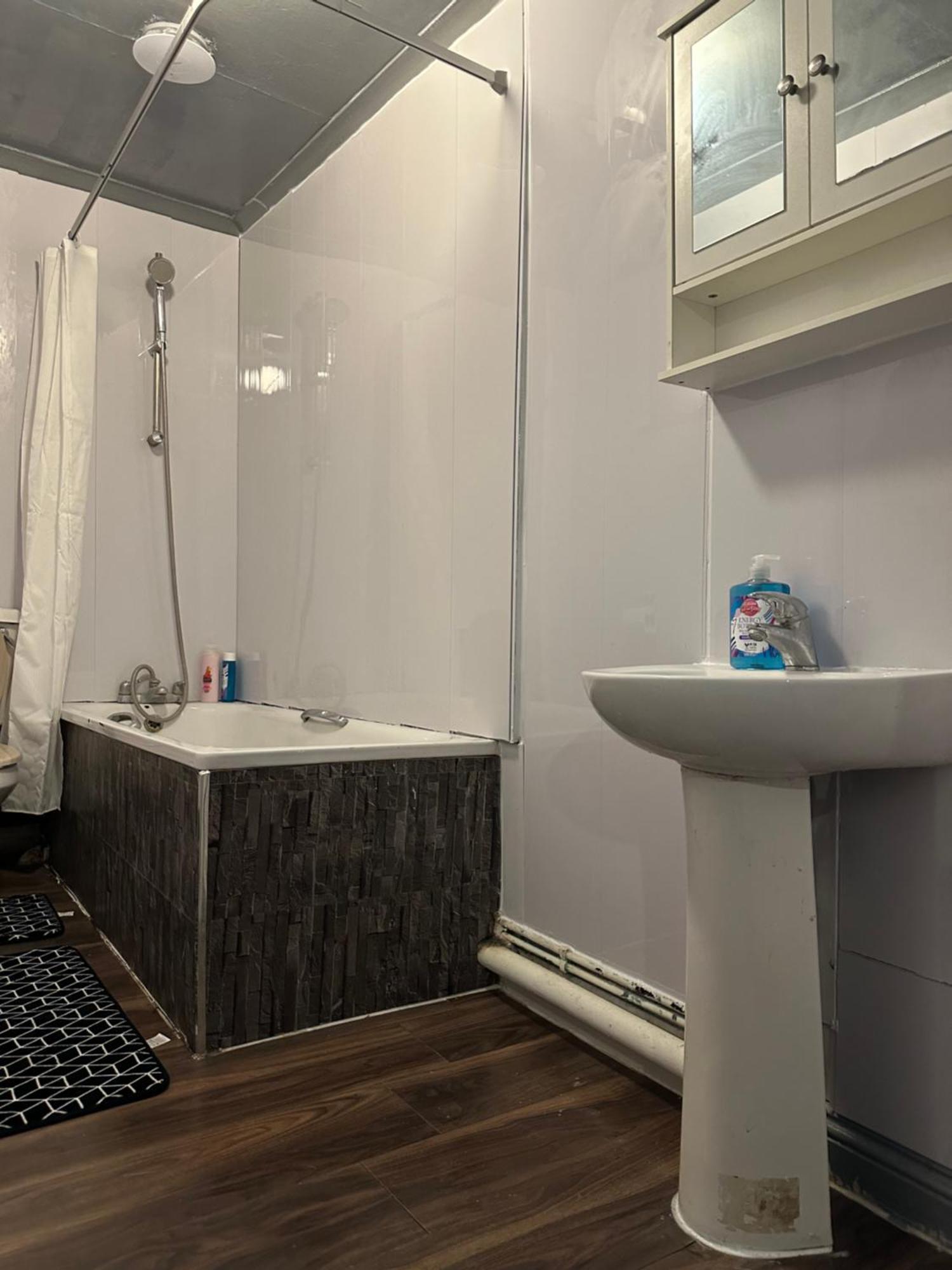 Luxury Room In A 4 Bedroom Flat! 4 Minutes Walk To Kingscross, St Pancras Londra Exterior foto