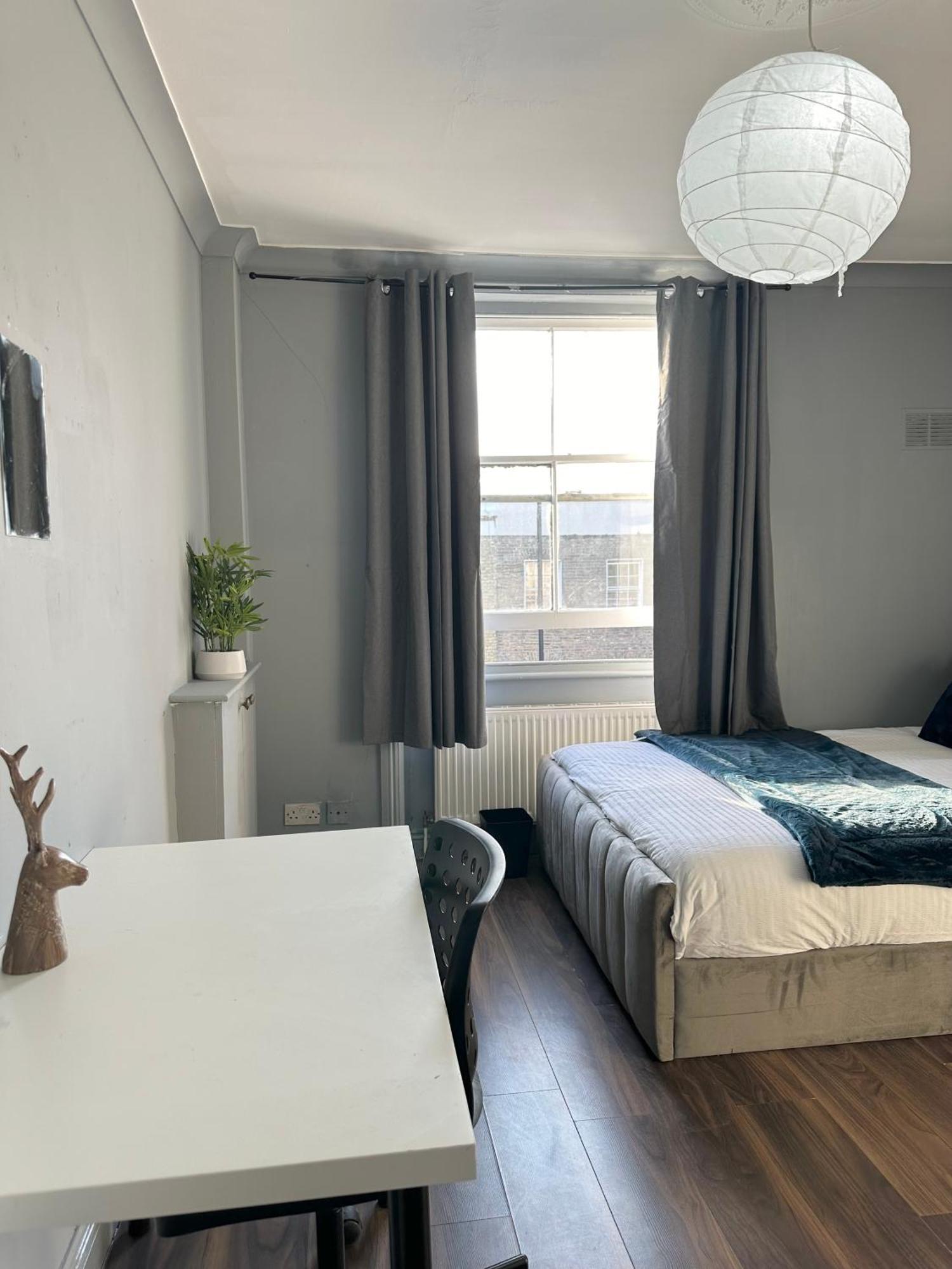 Luxury Room In A 4 Bedroom Flat! 4 Minutes Walk To Kingscross, St Pancras Londra Exterior foto