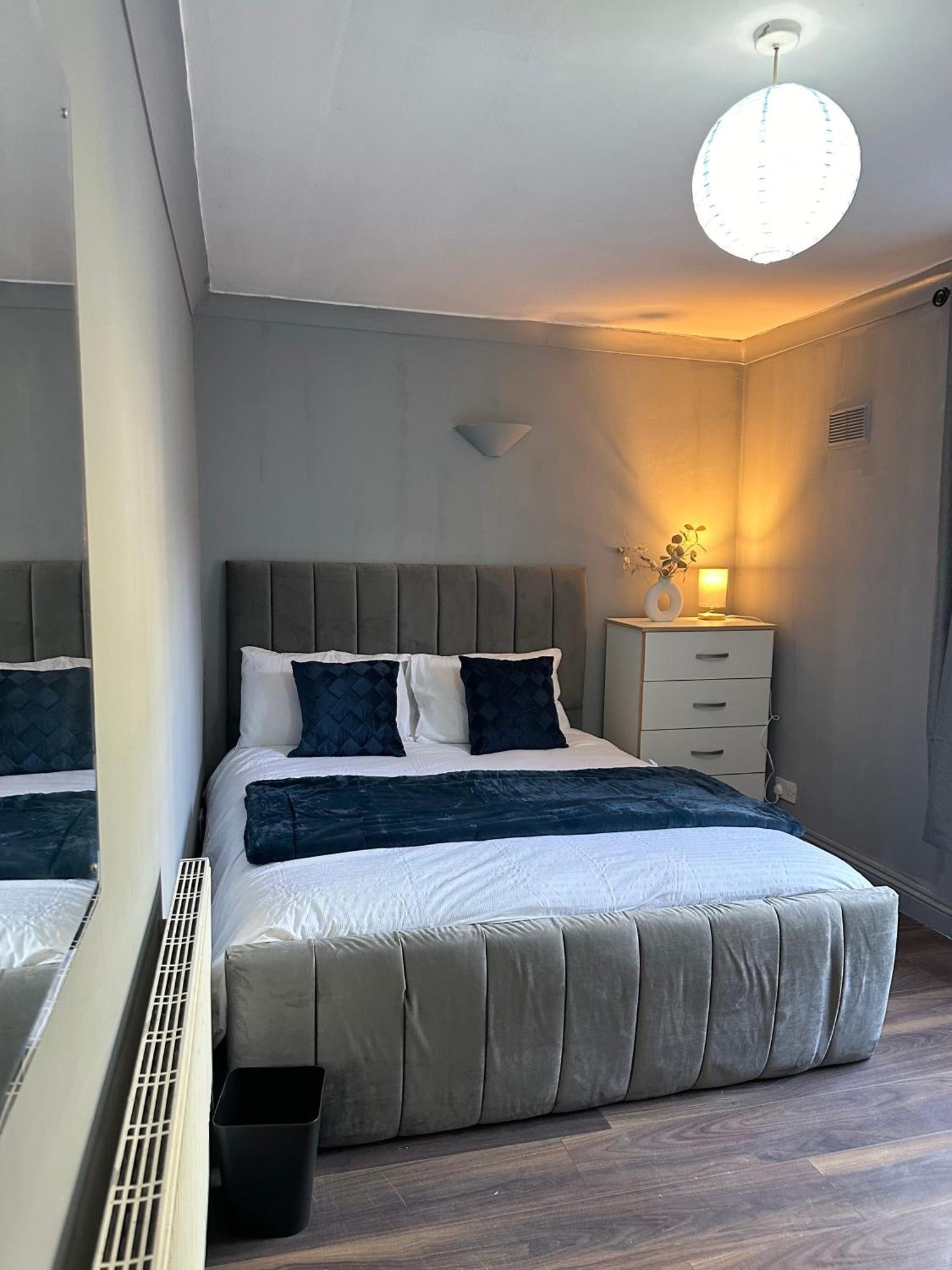 Luxury Room In A 4 Bedroom Flat! 4 Minutes Walk To Kingscross, St Pancras Londra Exterior foto