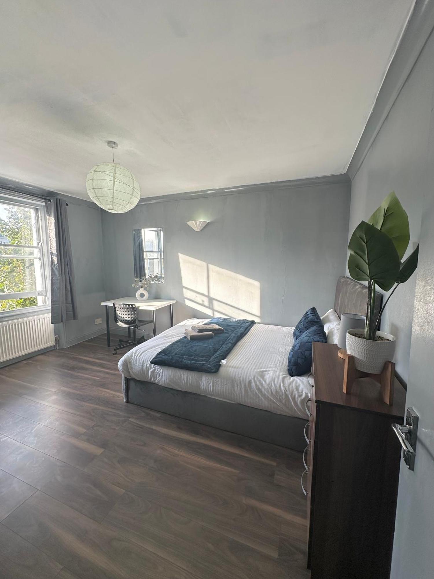 Luxury Room In A 4 Bedroom Flat! 4 Minutes Walk To Kingscross, St Pancras Londra Exterior foto