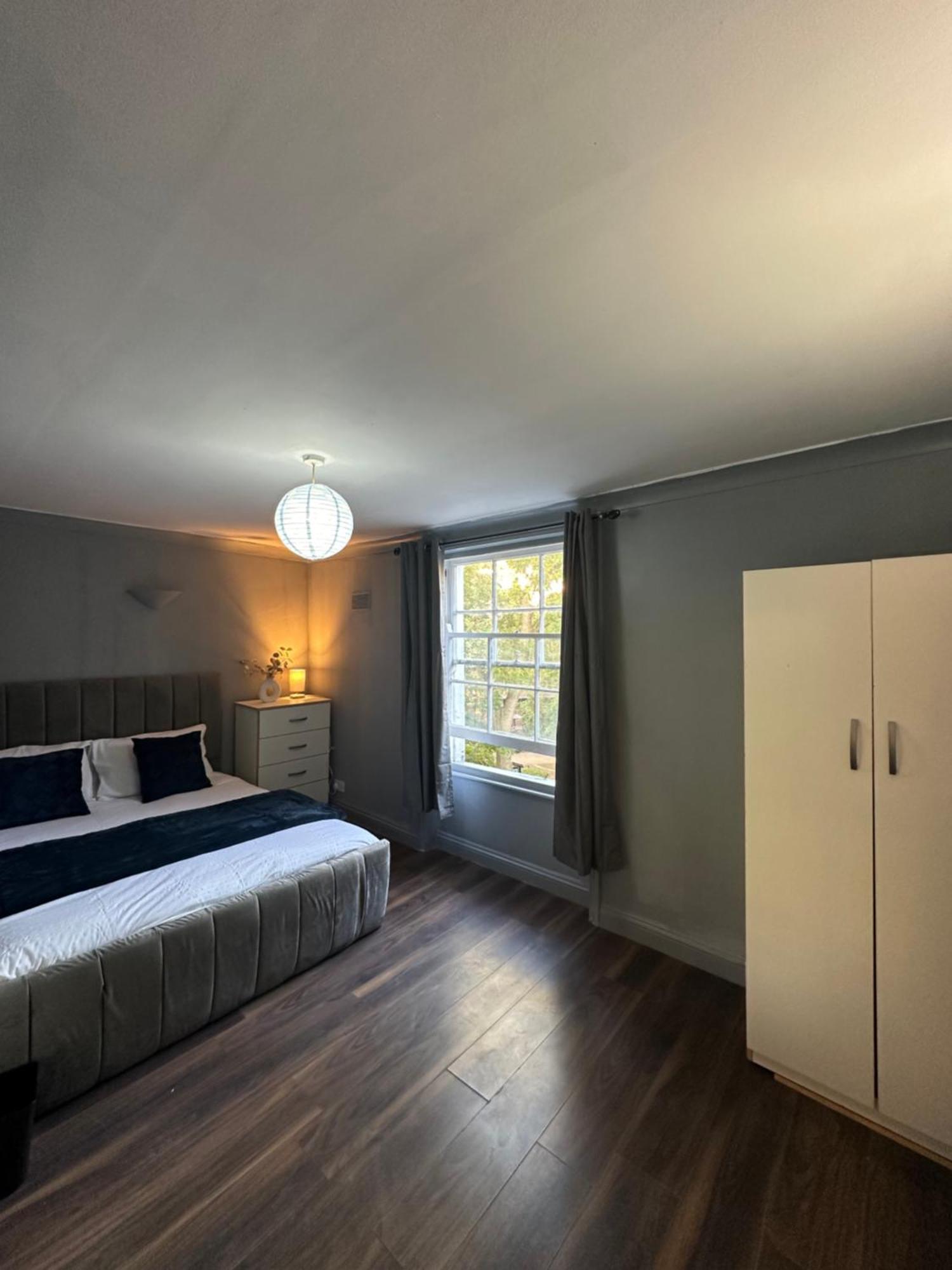 Luxury Room In A 4 Bedroom Flat! 4 Minutes Walk To Kingscross, St Pancras Londra Exterior foto