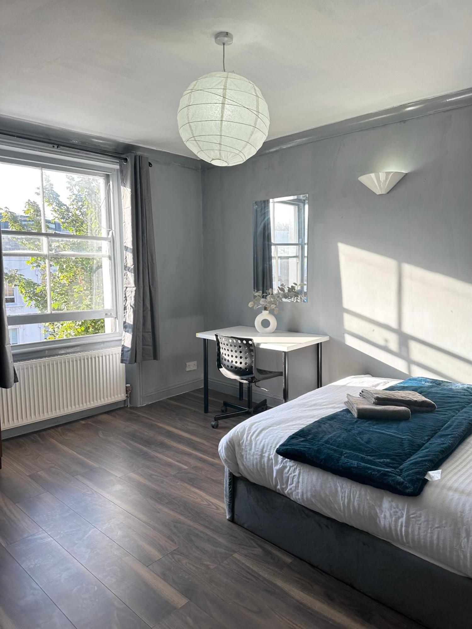 Luxury Room In A 4 Bedroom Flat! 4 Minutes Walk To Kingscross, St Pancras Londra Exterior foto