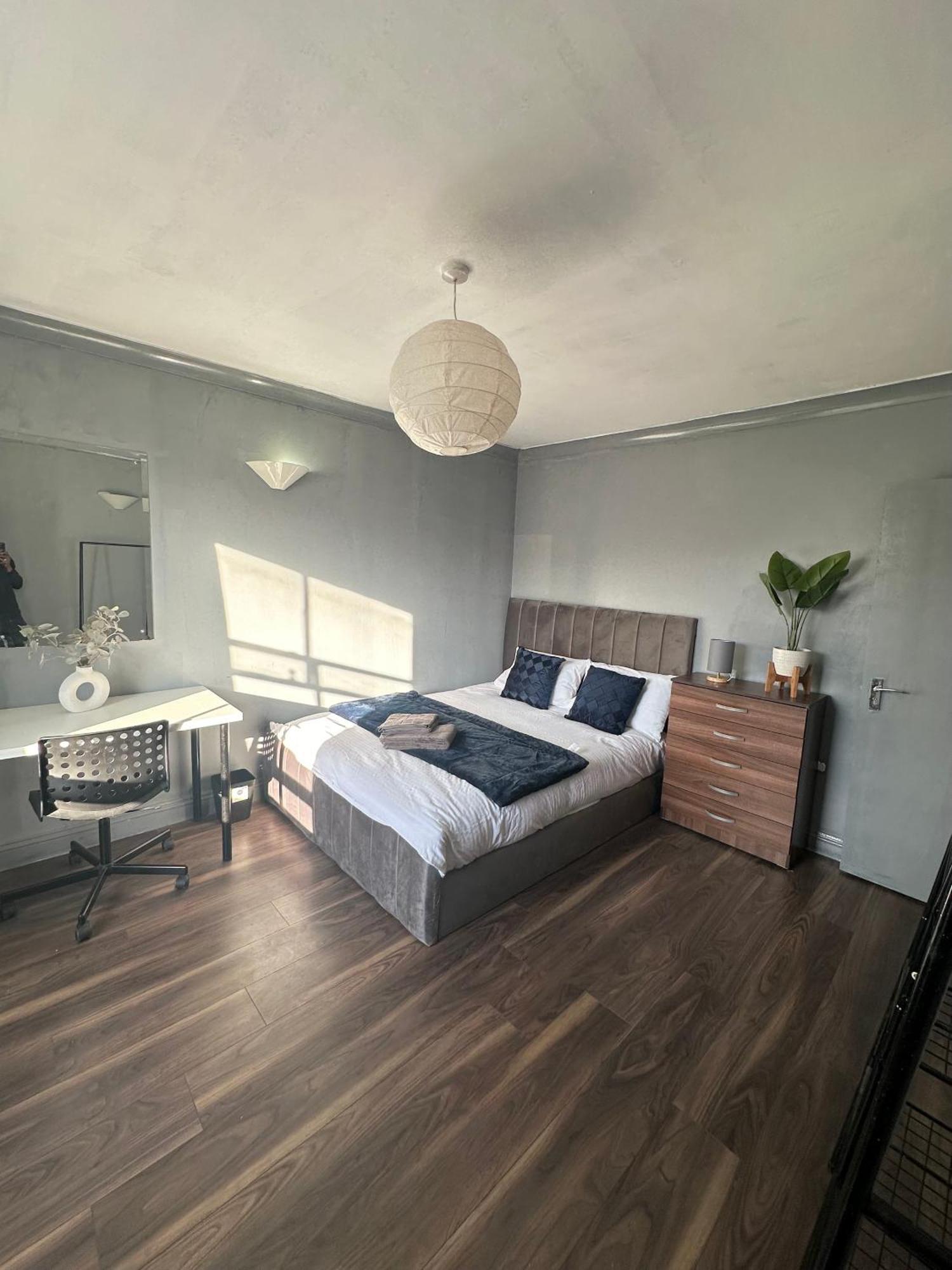Luxury Room In A 4 Bedroom Flat! 4 Minutes Walk To Kingscross, St Pancras Londra Exterior foto
