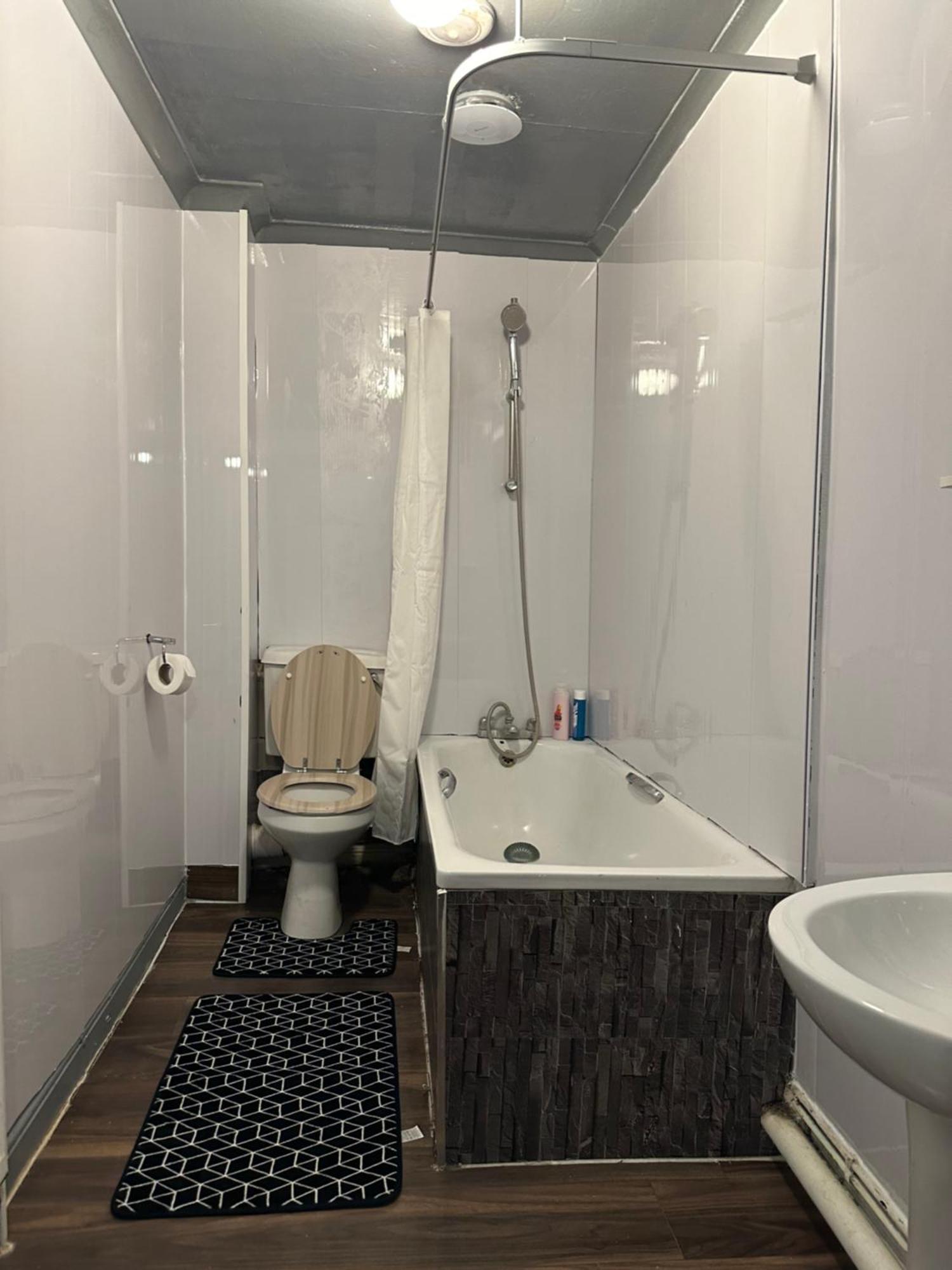 Luxury Room In A 4 Bedroom Flat! 4 Minutes Walk To Kingscross, St Pancras Londra Exterior foto