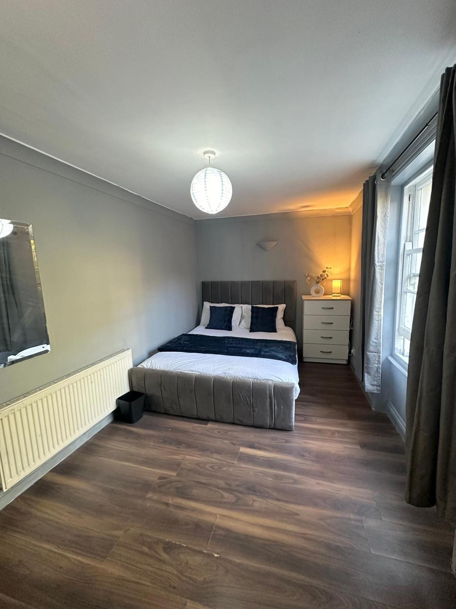 Luxury Room In A 4 Bedroom Flat! 4 Minutes Walk To Kingscross, St Pancras Londra Exterior foto