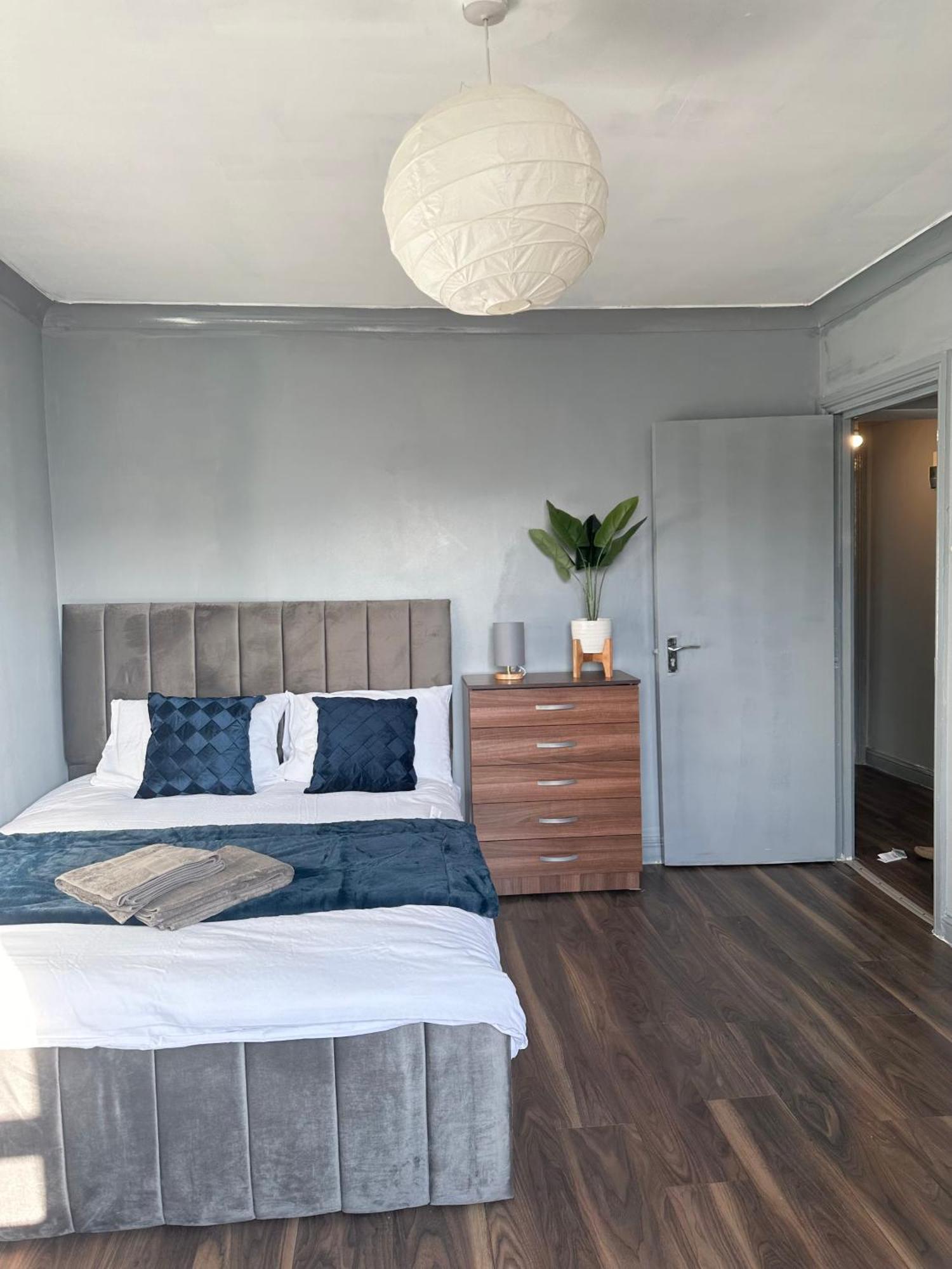 Luxury Room In A 4 Bedroom Flat! 4 Minutes Walk To Kingscross, St Pancras Londra Exterior foto
