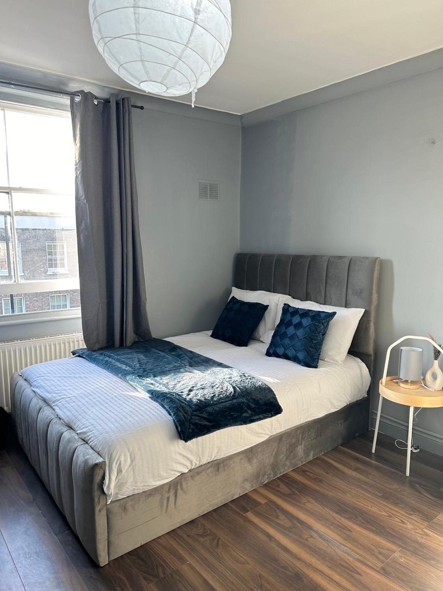 Luxury Room In A 4 Bedroom Flat! 4 Minutes Walk To Kingscross, St Pancras Londra Exterior foto