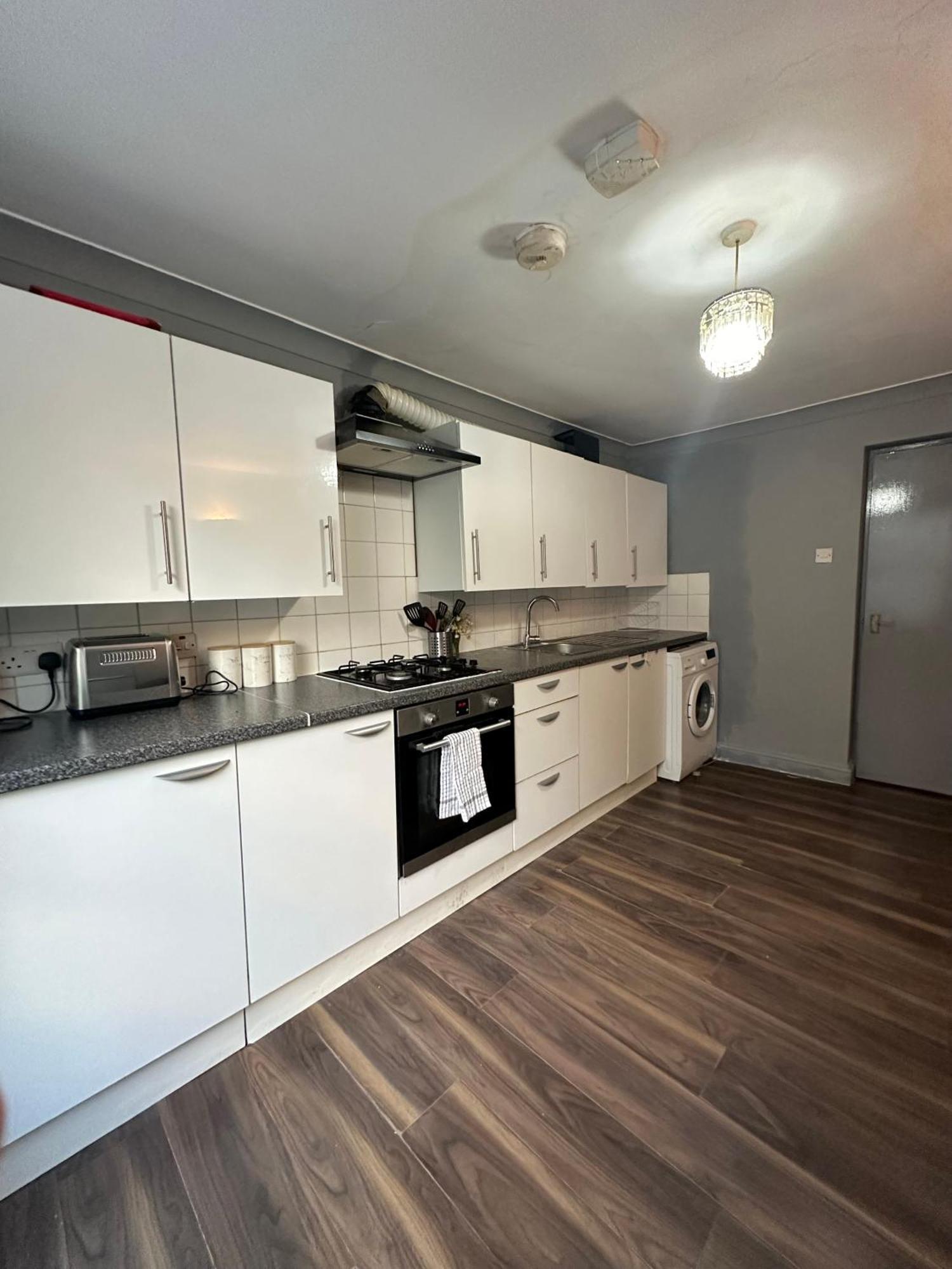 Luxury Room In A 4 Bedroom Flat! 4 Minutes Walk To Kingscross, St Pancras Londra Exterior foto